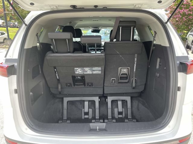 Used 2023 Kia Carnival LX FWD image 11