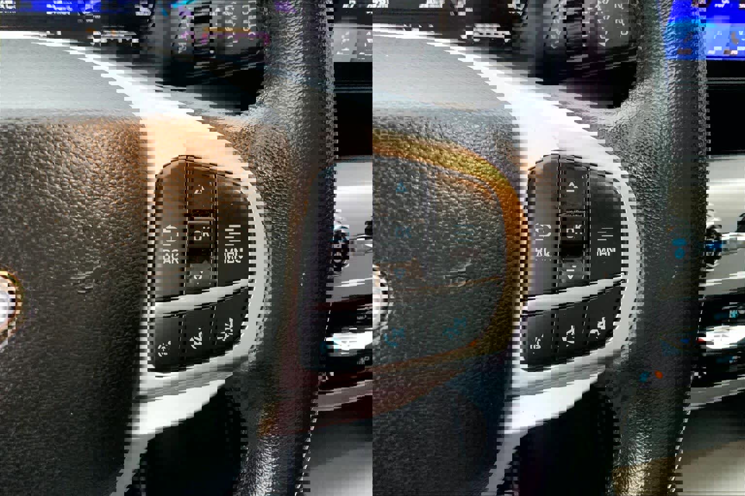 Certified 2022 Ford Explorer XLT w/ Equipment Group 202A image 22