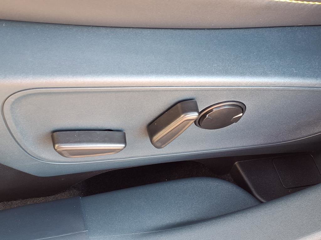 Certified 2025 Ford Maverick Lobo image 6