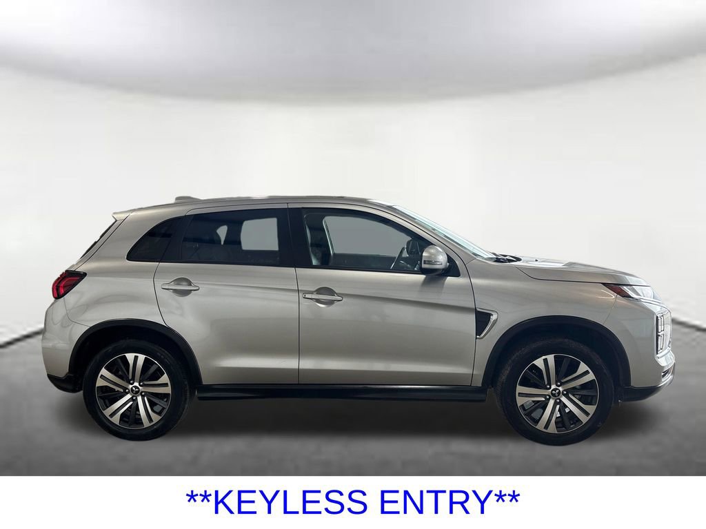 Used 2025 Mitsubishi Outlander Sport SE AWD/4WD image 6