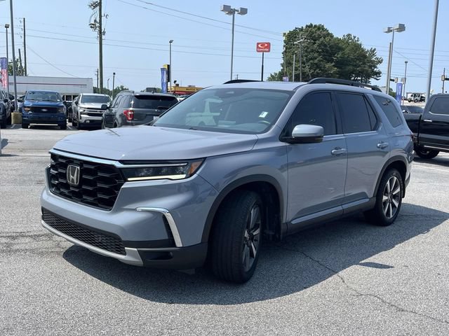 Used 2025 Honda Pilot Touring image 7