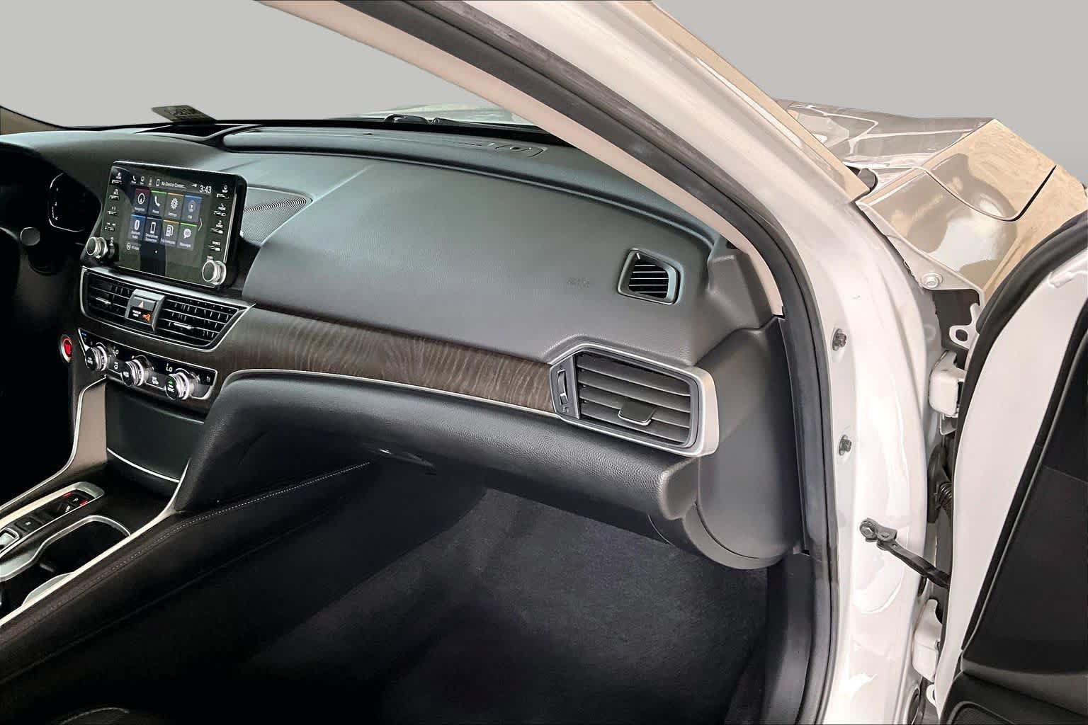 Used 2021 Honda Accord Touring image 19