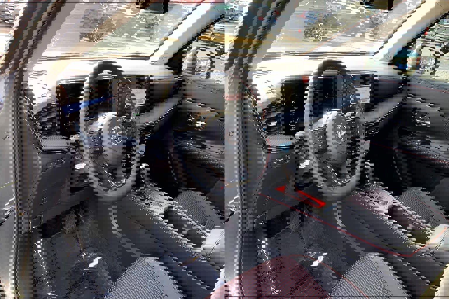 Used 2025 Nissan Kicks SR w/ Interior Electronics Package image 17