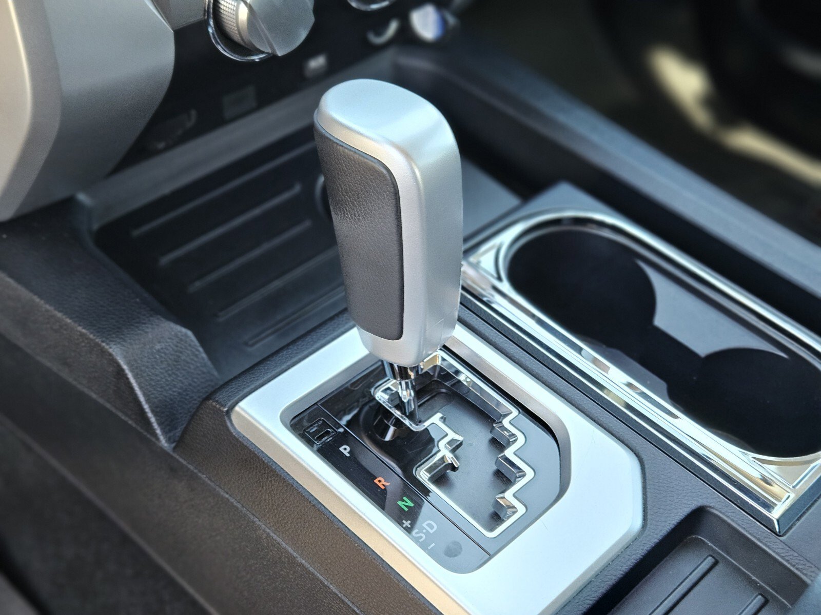 Used 2018 Toyota Tundra SR5 image 25