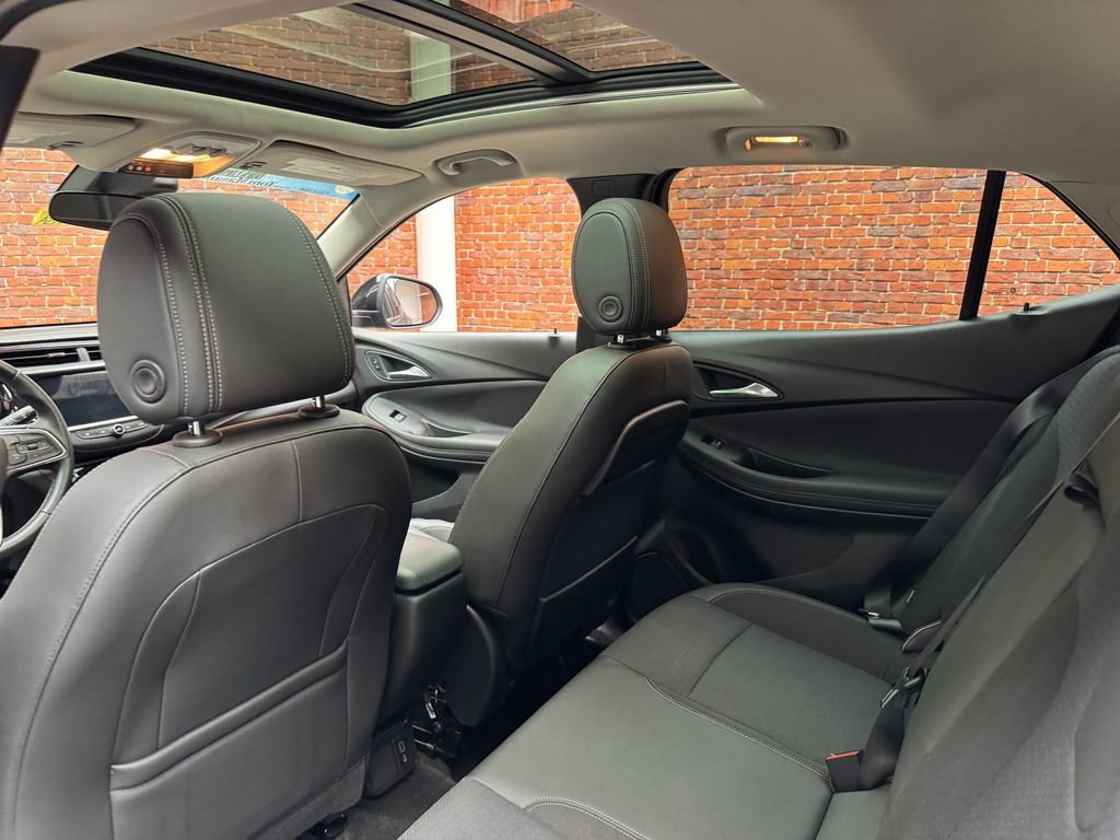 Used 2020 Buick Encore GX Select w/ Experience Buick Package image 28