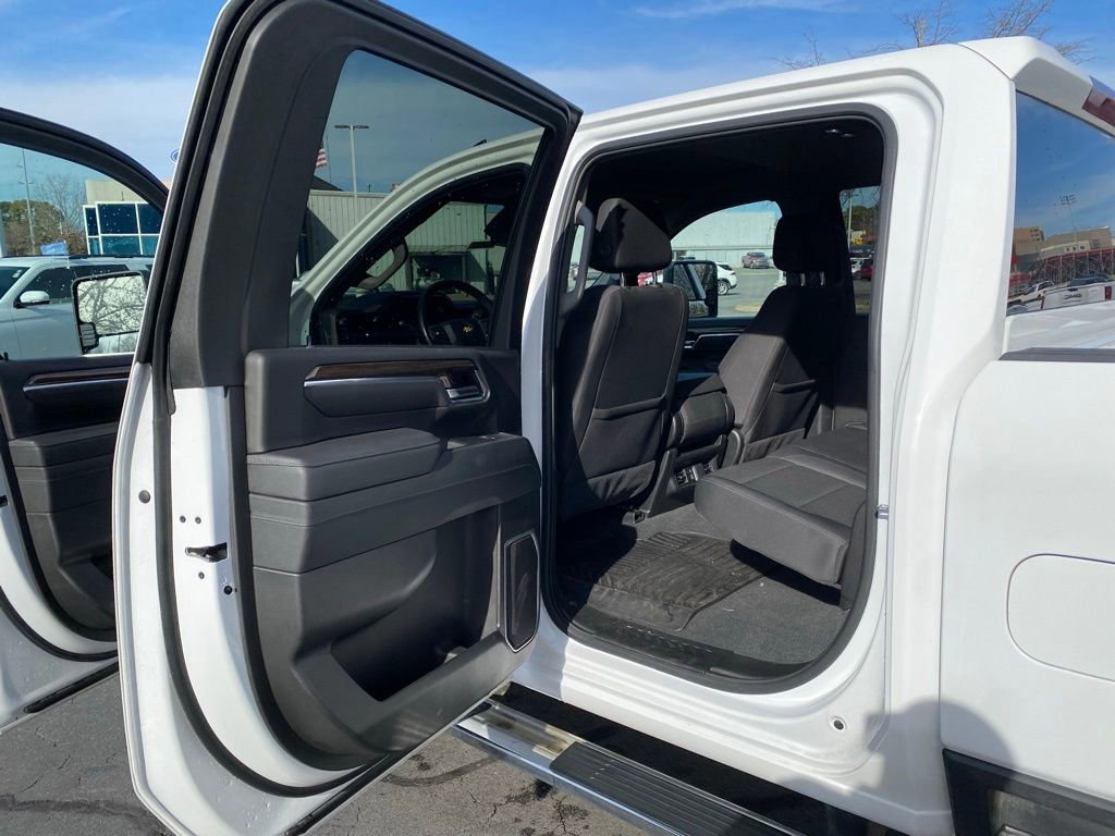 Used 2025 Chevrolet Silverado 2500 LT w/ Convenience Package image 26