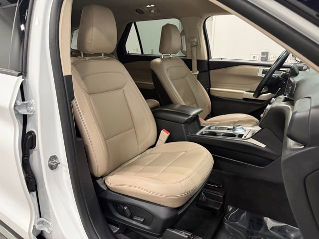 Certified 2020 Ford Explorer XLT w/ Equipment Group 202A AWD/4WD image 39