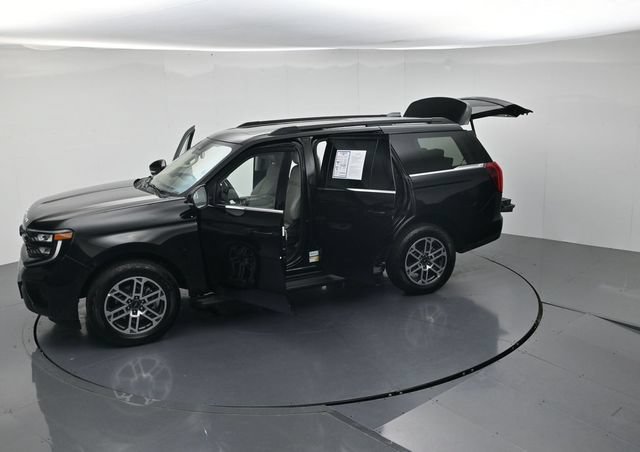 Certified 2025 Ford Expedition Active AWD/4WD image 51
