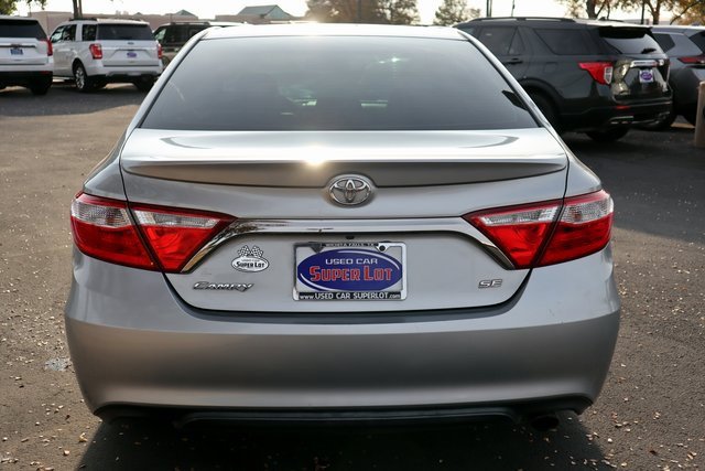 Used 2017 Toyota Camry SE image 11
