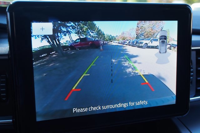 Certified 2022 Ford Explorer XLT w/ Equipment Group 202A image 32