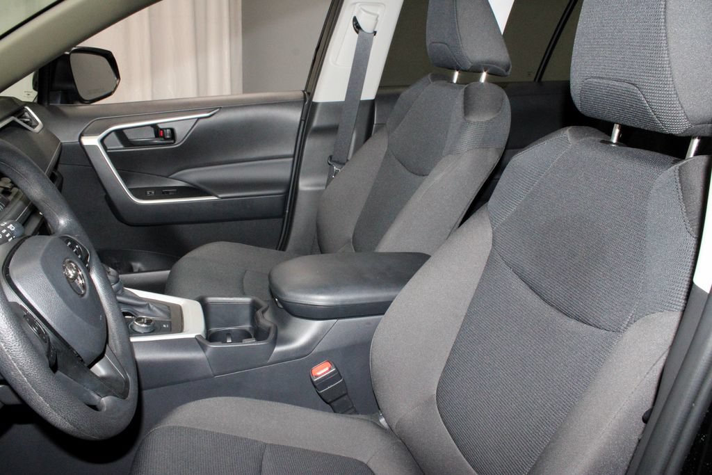 Used 2025 Toyota RAV4 LE AWD/4WD image 23