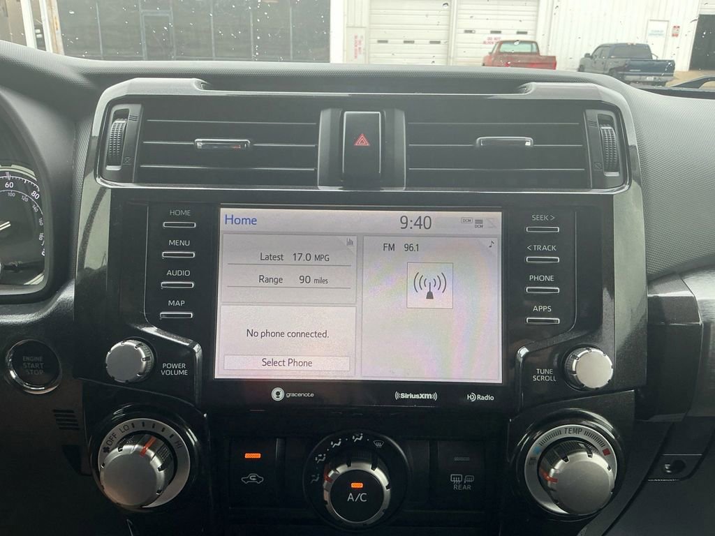 Used 2022 Toyota 4Runner TRD Off-Road AWD/4WD image 26