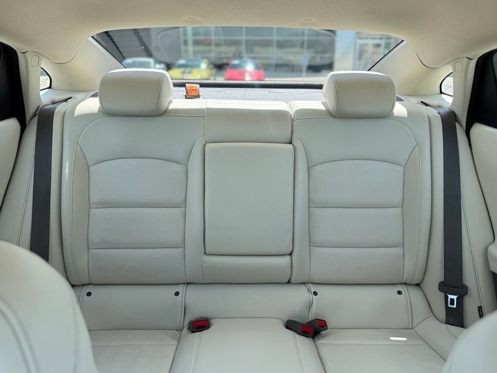 Used 2024 Chevrolet Malibu LT FWD image 30