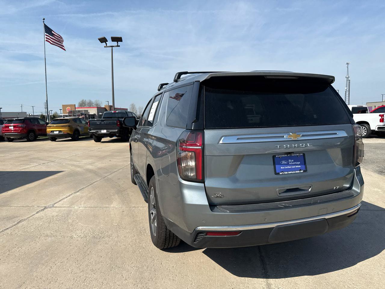 Used 2023 Chevrolet Tahoe LT w/ Luxury Package AWD/4WD image 10