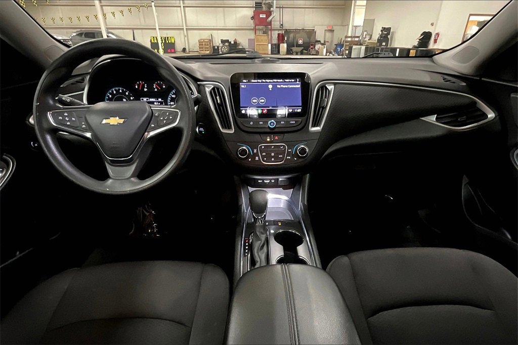 Used 2024 Chevrolet Malibu LT image 14