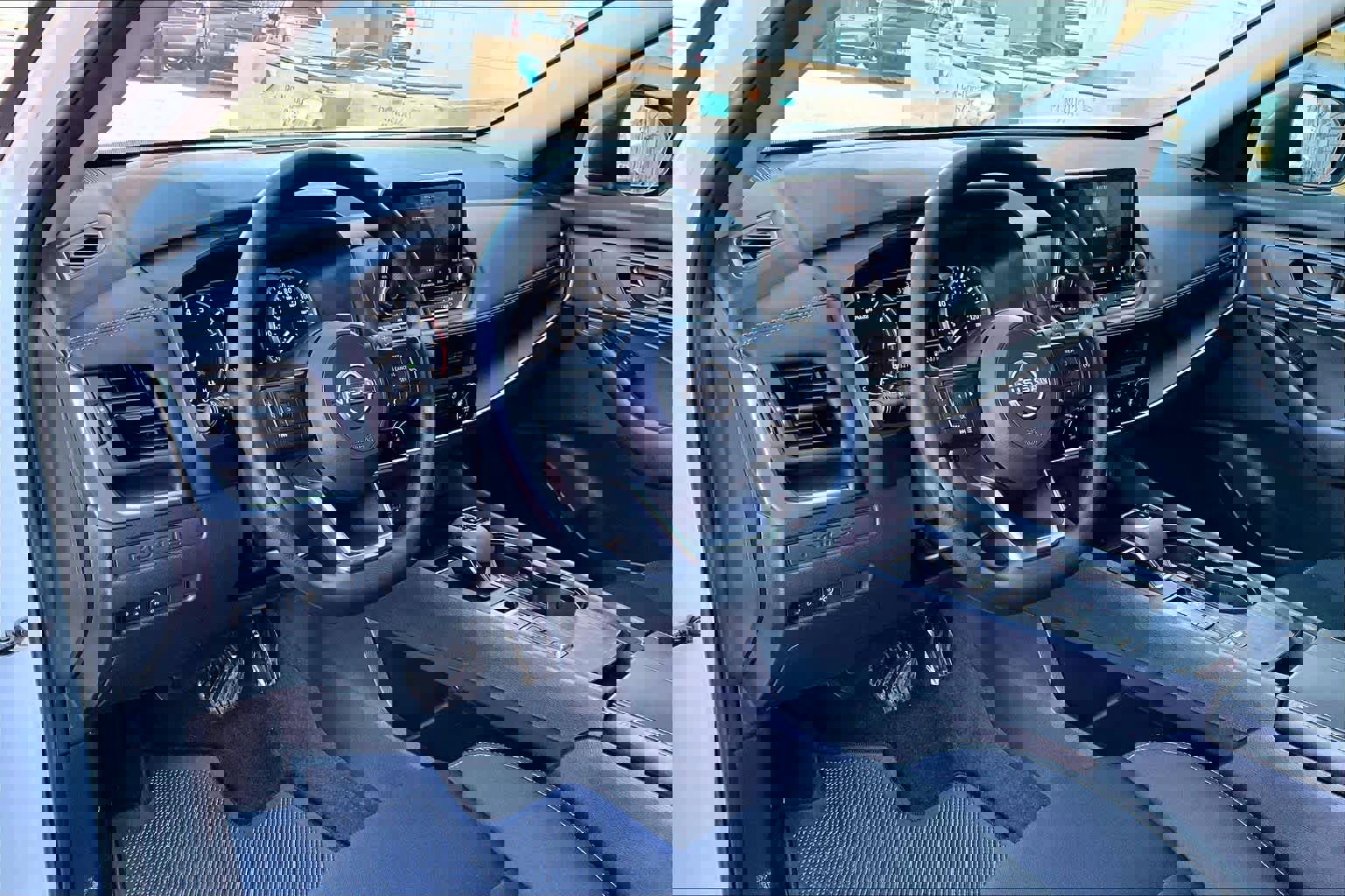 Used 2024 Nissan Rogue S image 18