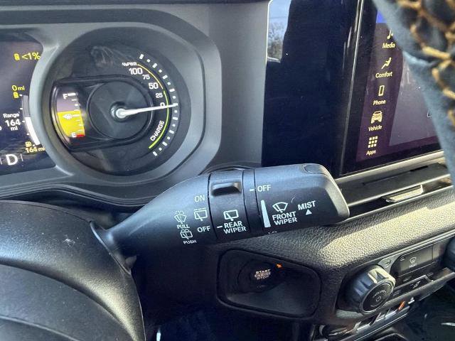 Used 2024 Jeep Wrangler Unlimited image 23