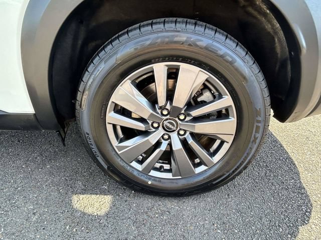 Used 2025 Nissan Pathfinder SV AWD/4WD image 9