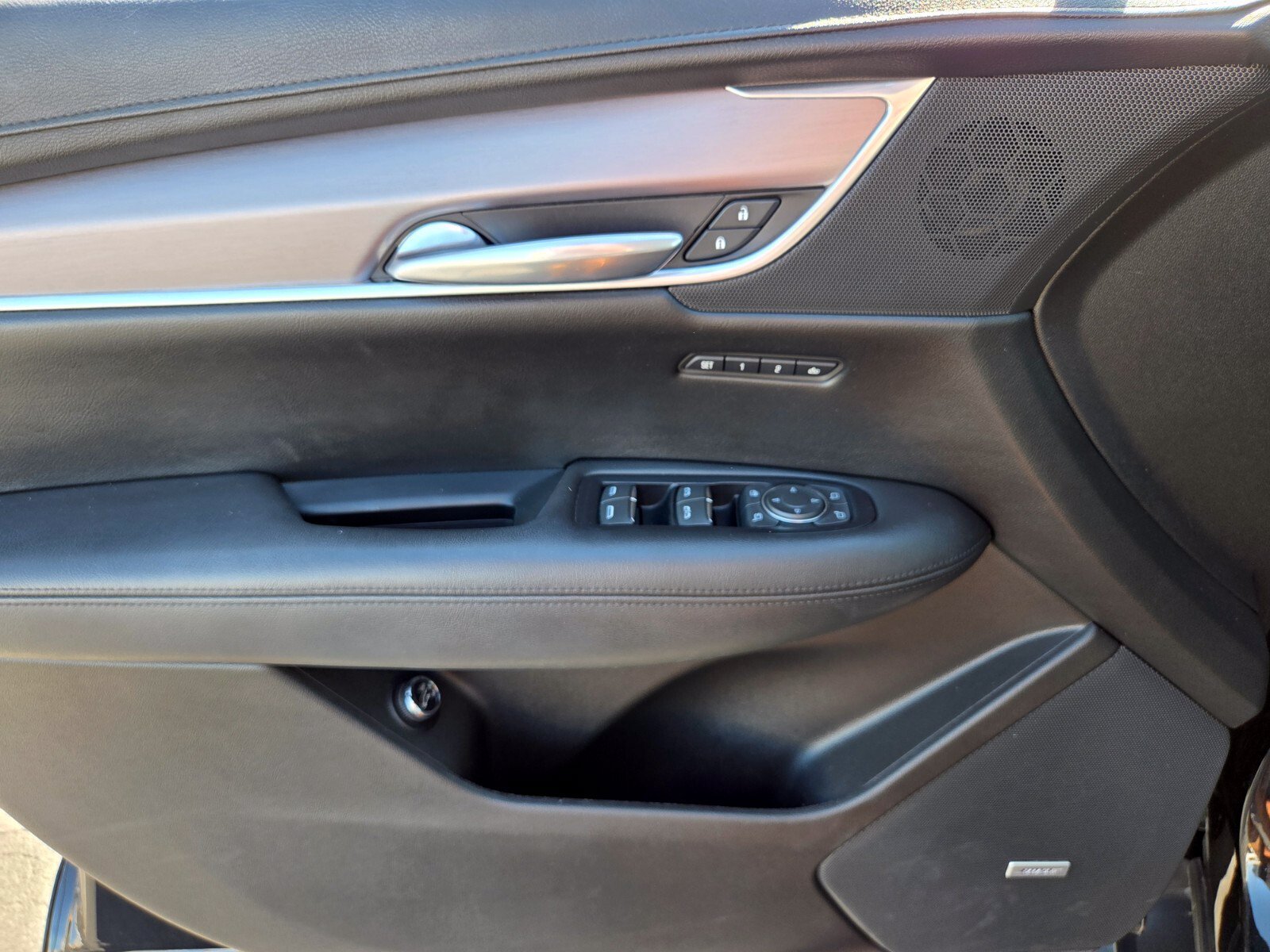 Used 2018 Cadillac XT5 Premium Luxury AWD/4WD image 18