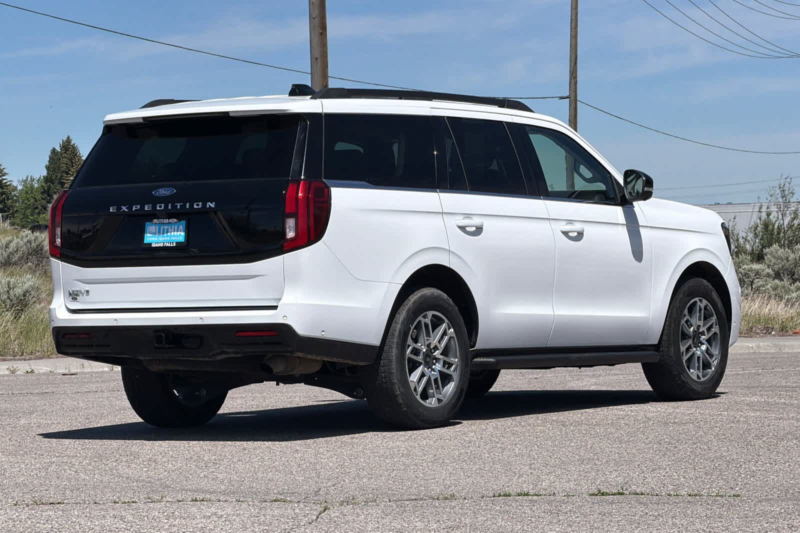 Certified 2025 Ford Expedition Active AWD/4WD image 2