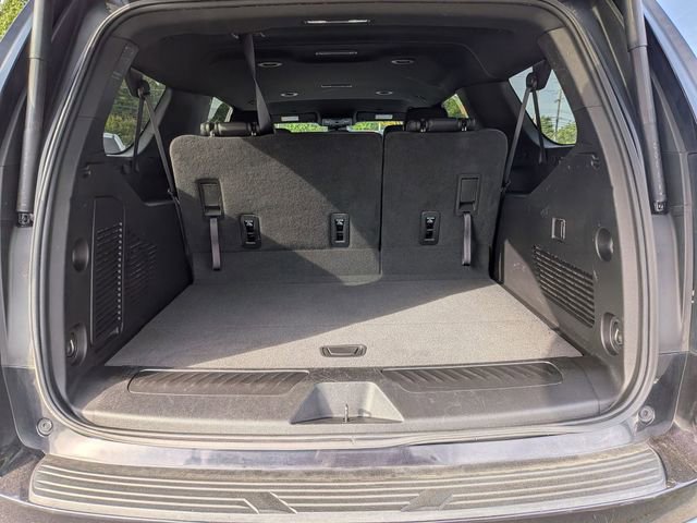 Used 2024 Chevrolet Suburban LT RWD image 29