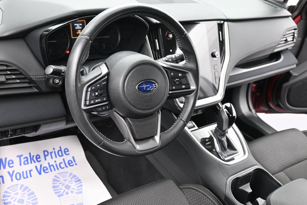 Used 2025 Subaru Outback Premium AWD/4WD image 13