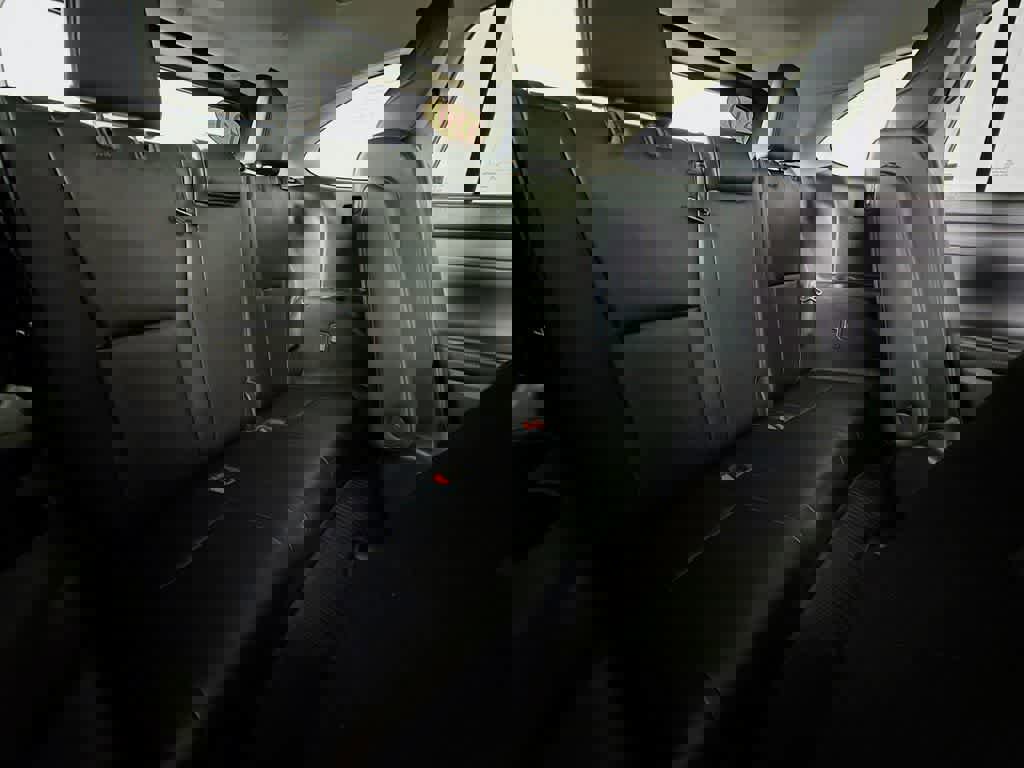 Used 2020 Toyota Highlander XLE image 31