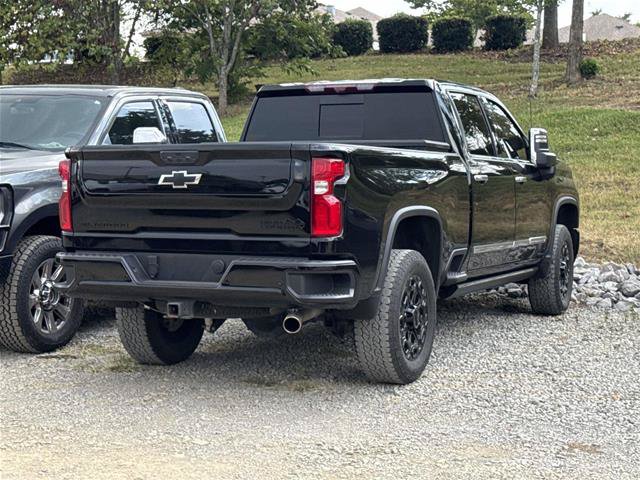 Used 2024 Chevrolet Silverado 2500 High Country w/ Technology Package AWD/4WD image 4