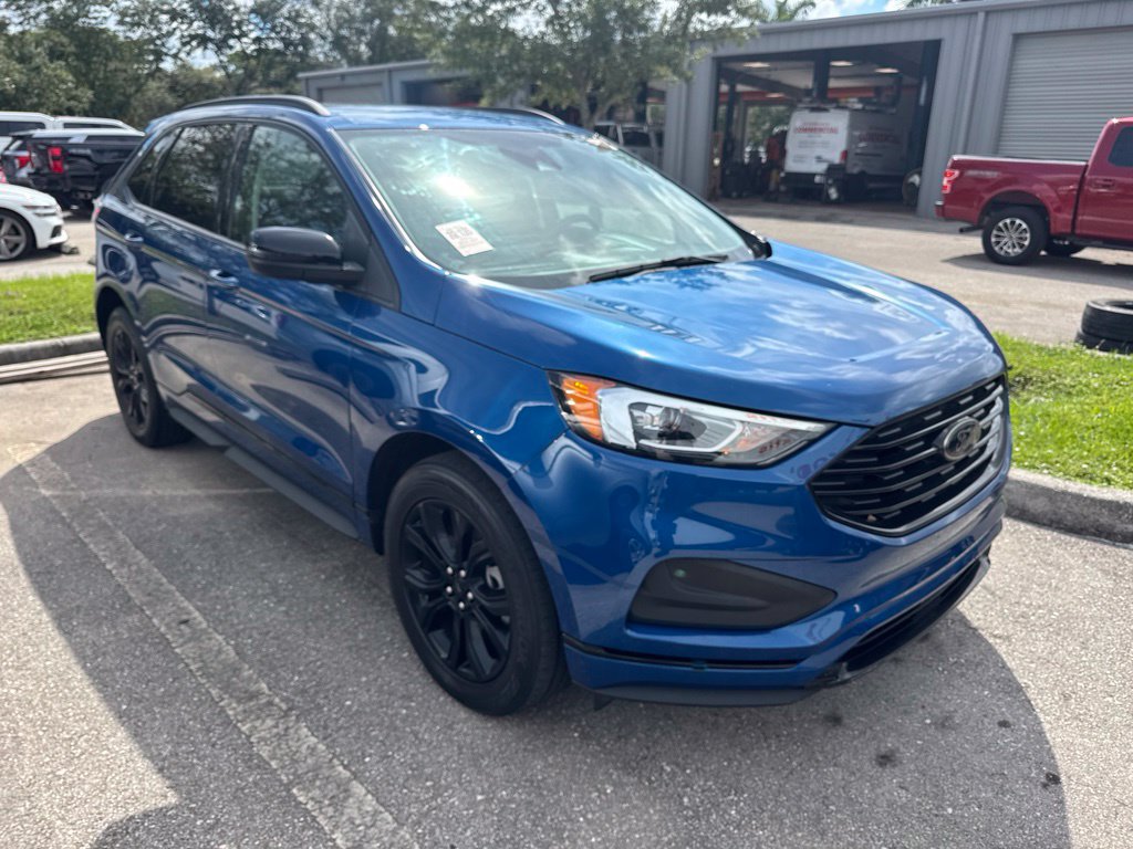 Certified 2024 Ford Edge SE w/ Black Appearance Package AWD/4WD image 7