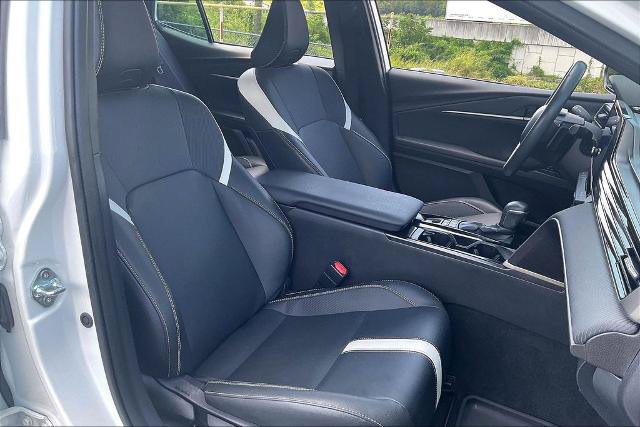 Used 2025 Toyota Camry SE w/ Convenience Package FWD image 7