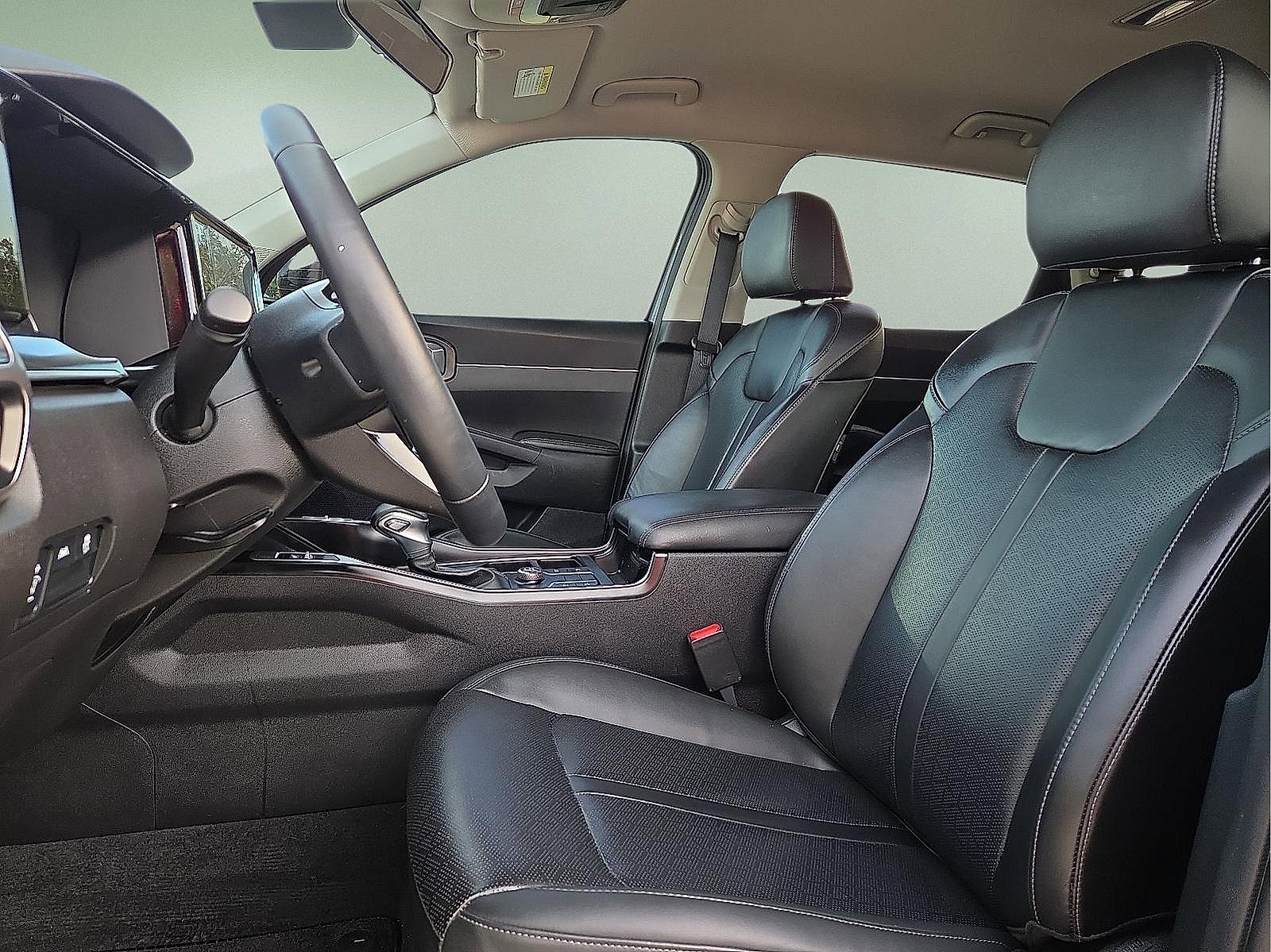 Used 2023 Kia Sorento S image 15