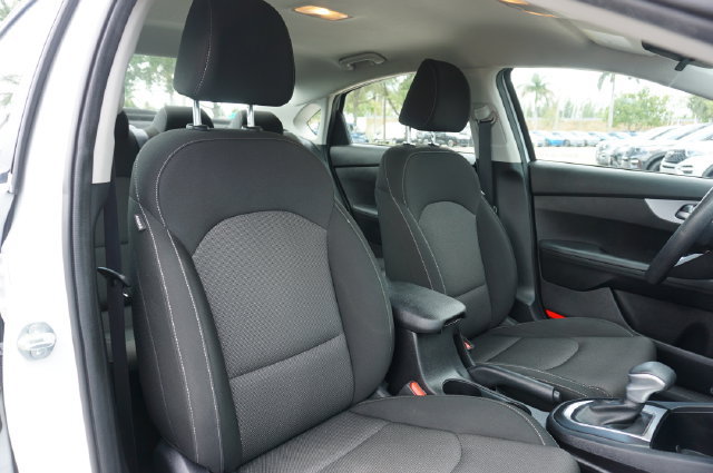 Used 2024 Kia Forte LXS FWD image 2