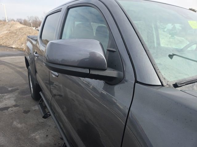 Used 2022 Toyota Tacoma SR image 8