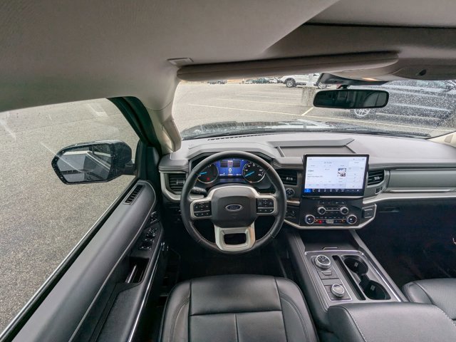 Certified 2024 Ford Expedition XLT image 32