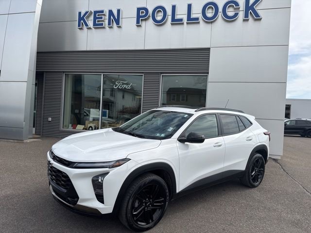 Used 2025 Chevrolet Trax ACTIV w/ Sunroof Package image 2