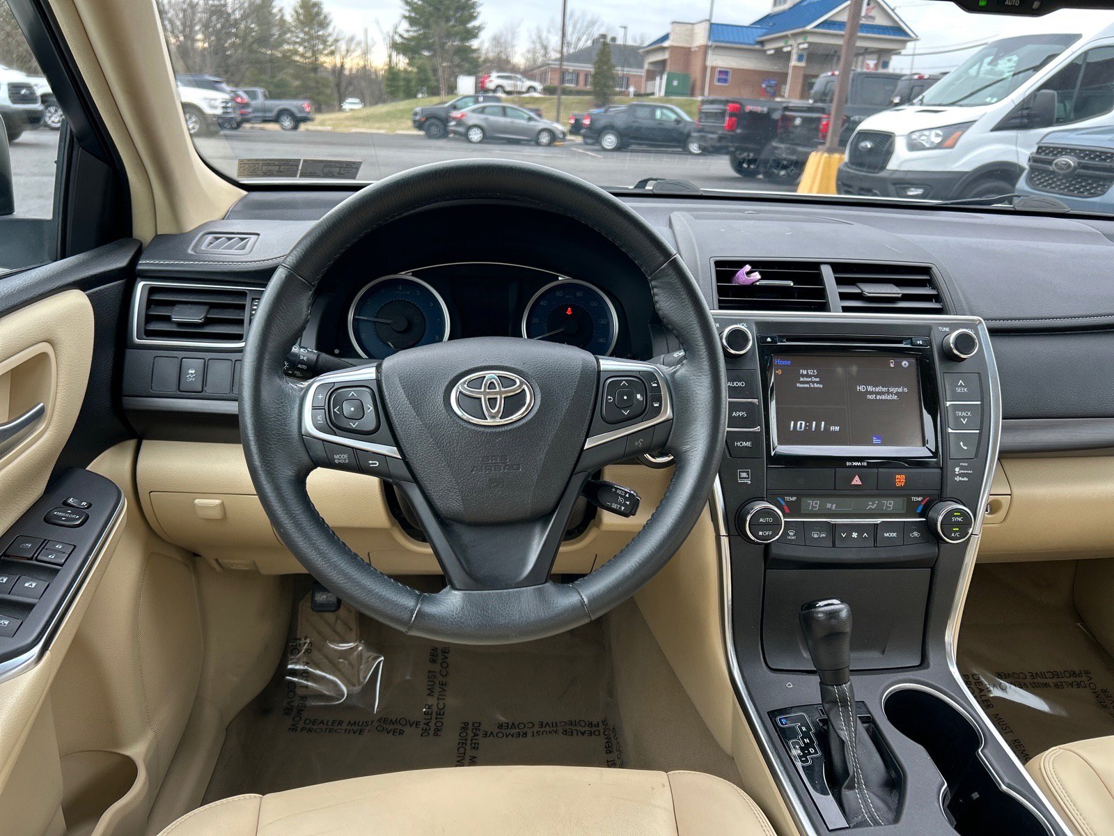 Used 2017 Toyota Camry XLE image 2