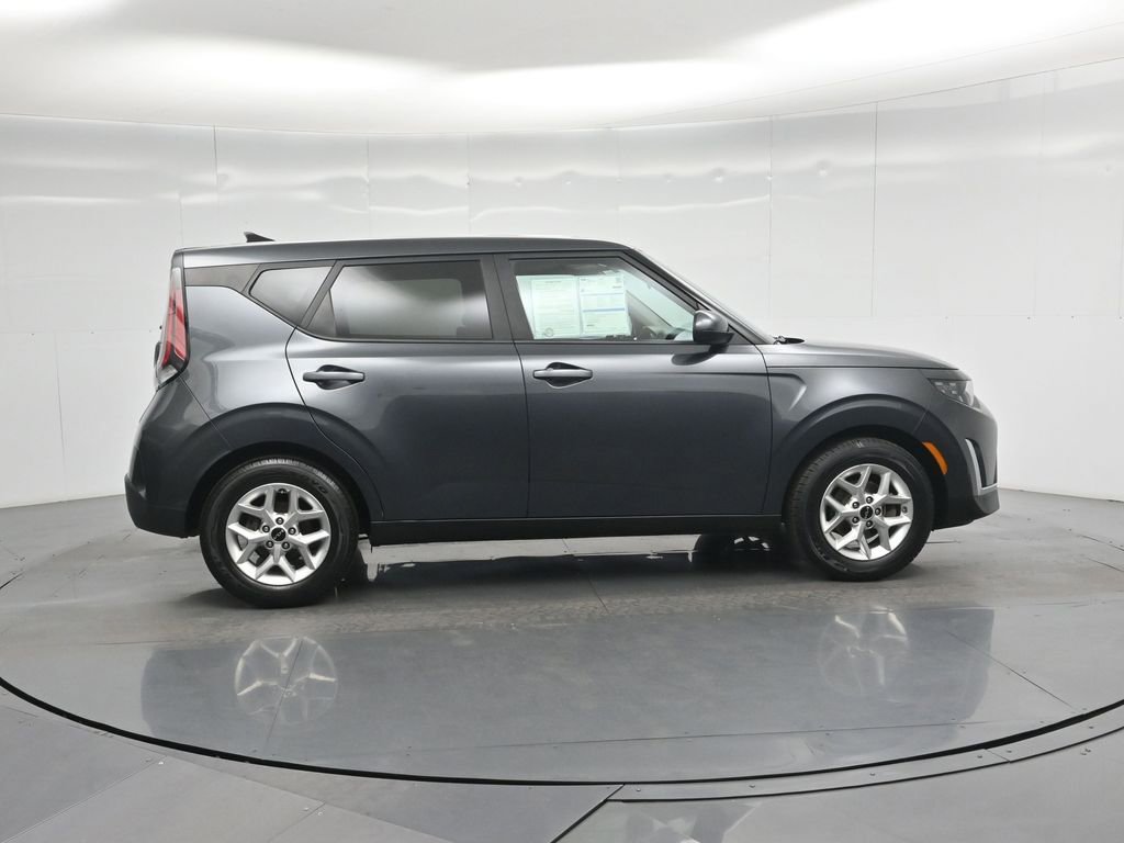 Used 2023 Kia Soul LX w/ Option Group 015 FWD image 25