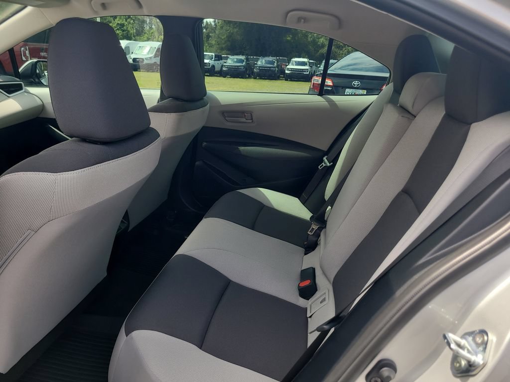 Used 2025 Toyota Corolla LE FWD image 12
