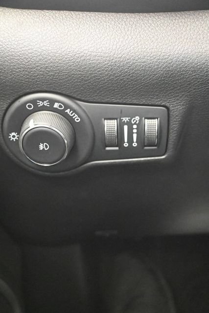 Used 2022 Jeep Compass Latitude AWD/4WD image 8