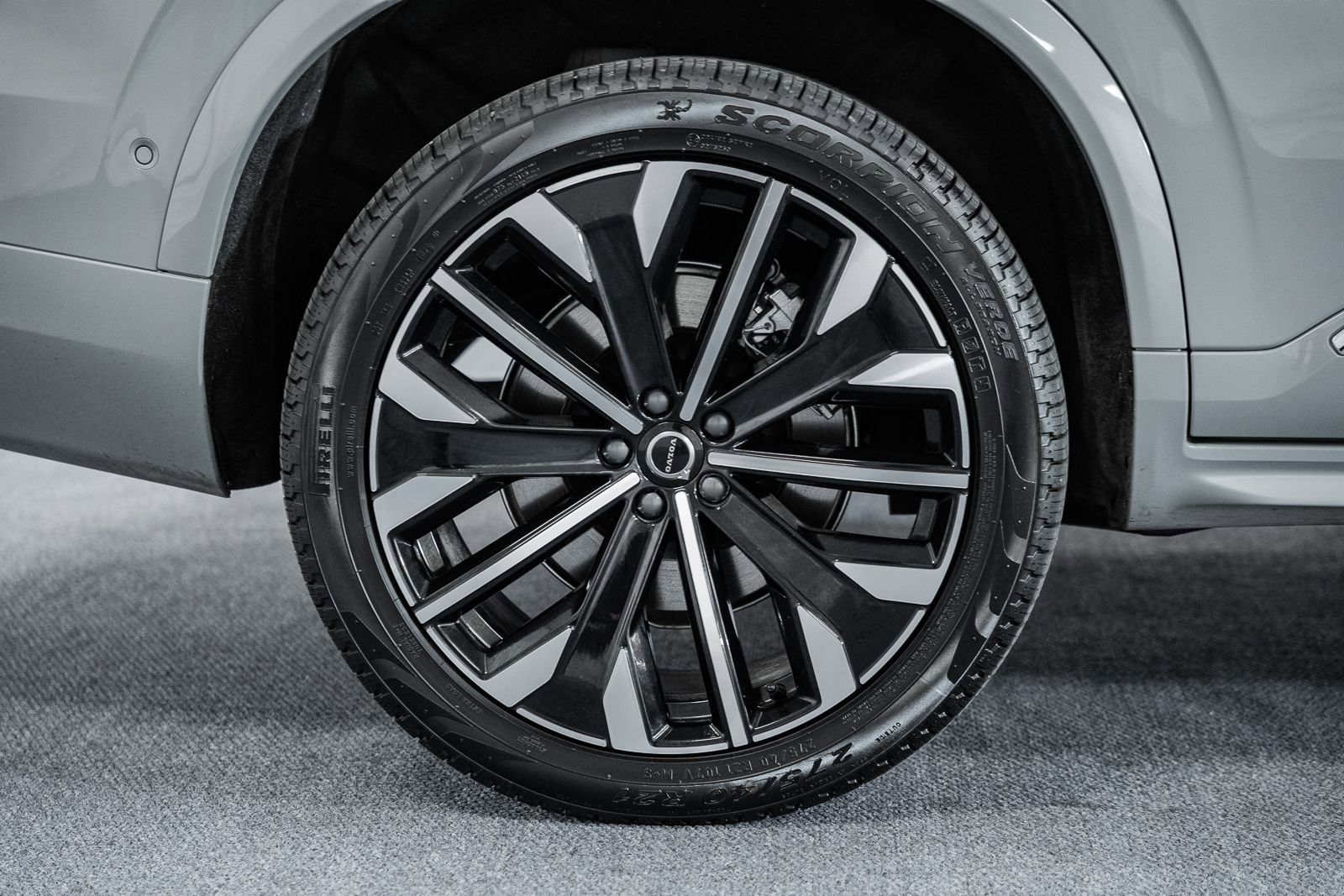 Used 2025 Volvo XC90 T8 Ultra w/ Protection Package Premier image 23