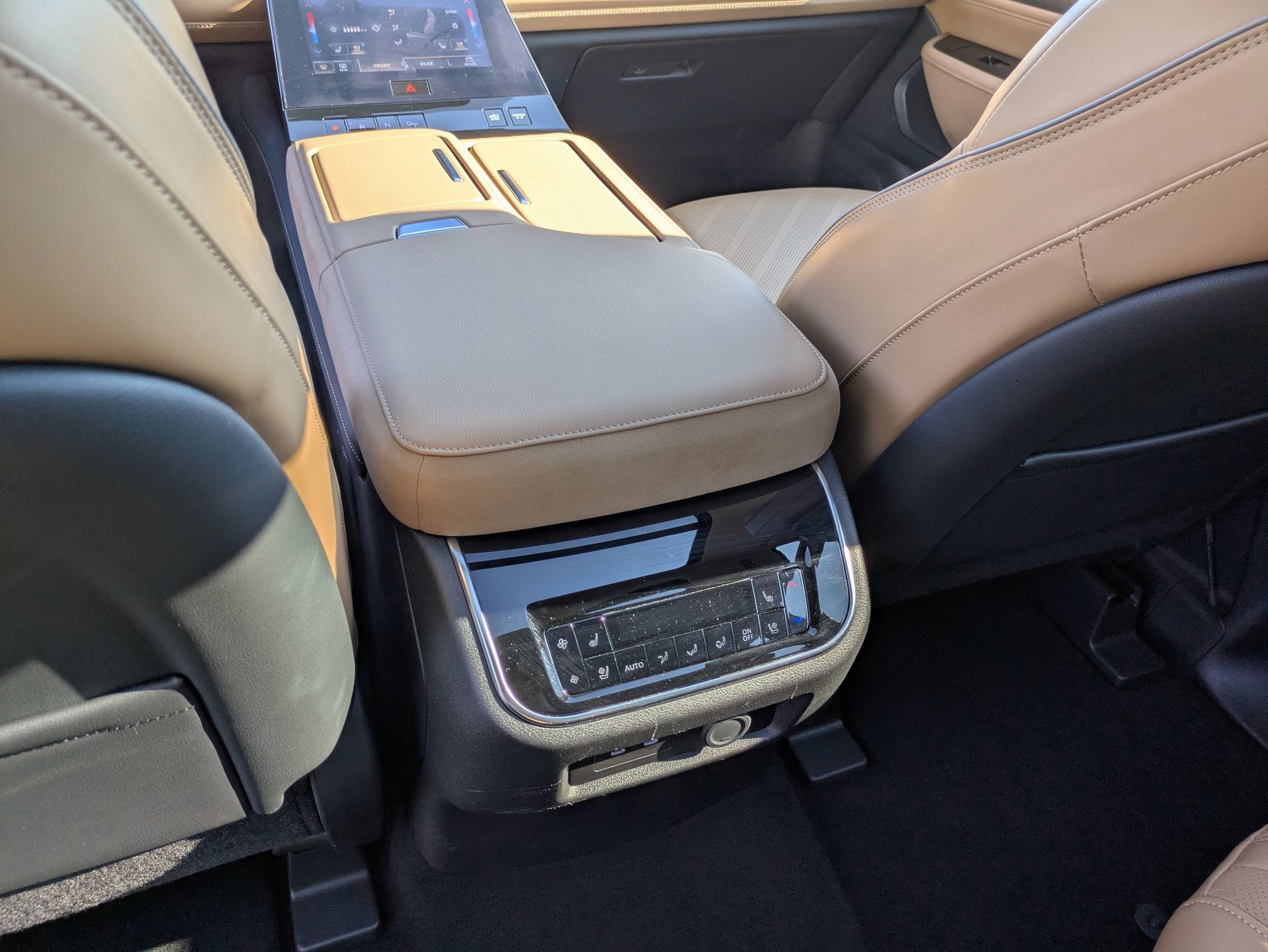 Used 2025 INFINITI QX80 Luxe AWD/4WD image 31