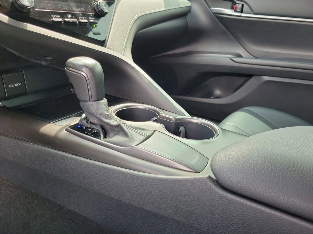 Used 2021 Toyota Camry SE FWD image 29