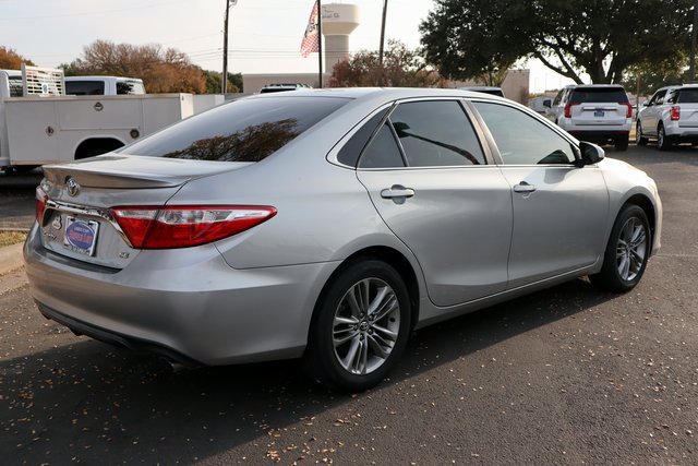 Used 2017 Toyota Camry SE image 10
