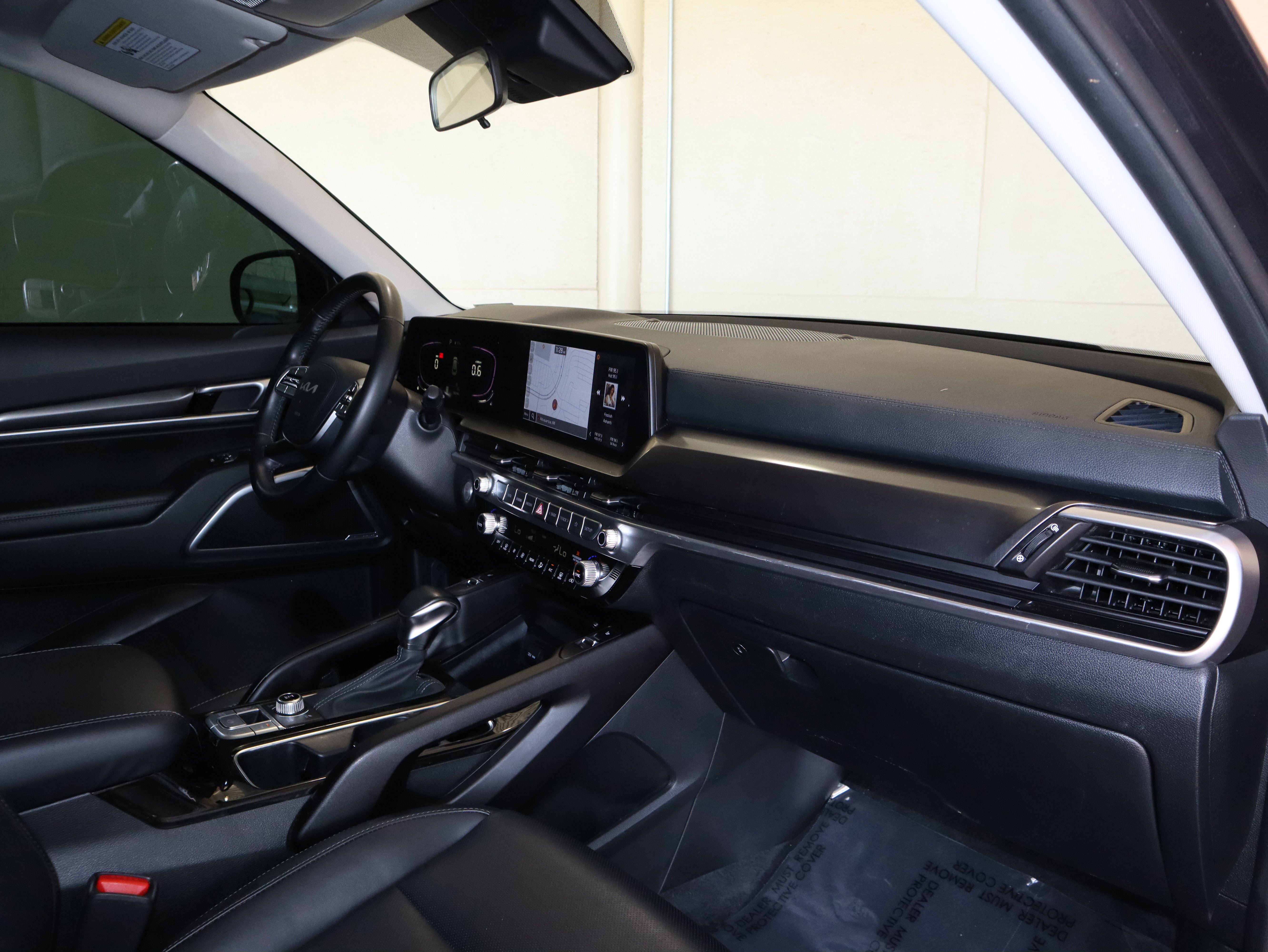 Used 2025 Kia Telluride S AWD/4WD image 43