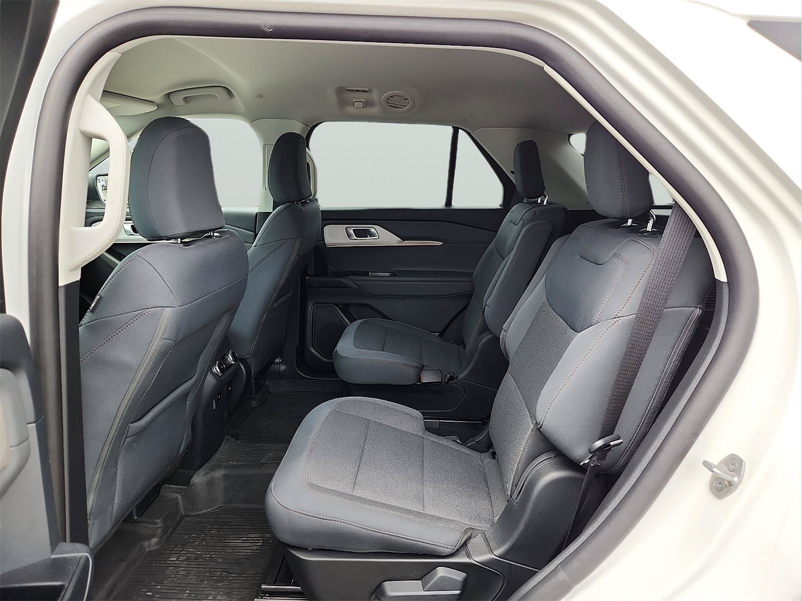 Certified 2025 Ford Explorer Active AWD/4WD image 8