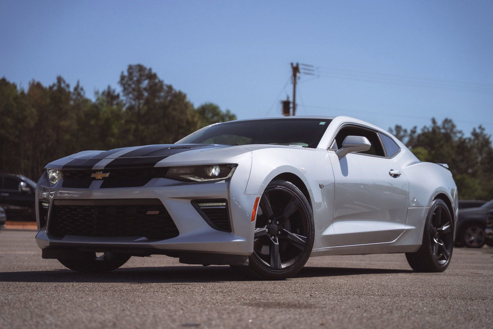 Used 2018 Chevrolet Camaro SS image 2