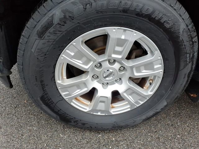 Used 2017 Nissan Titan SV image 12