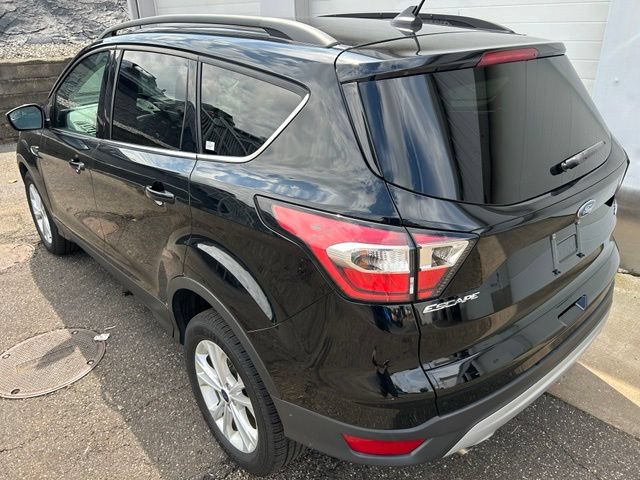 Certified 2018 Ford Escape SE w/ SE Sync 3 Package AWD/4WD image 4