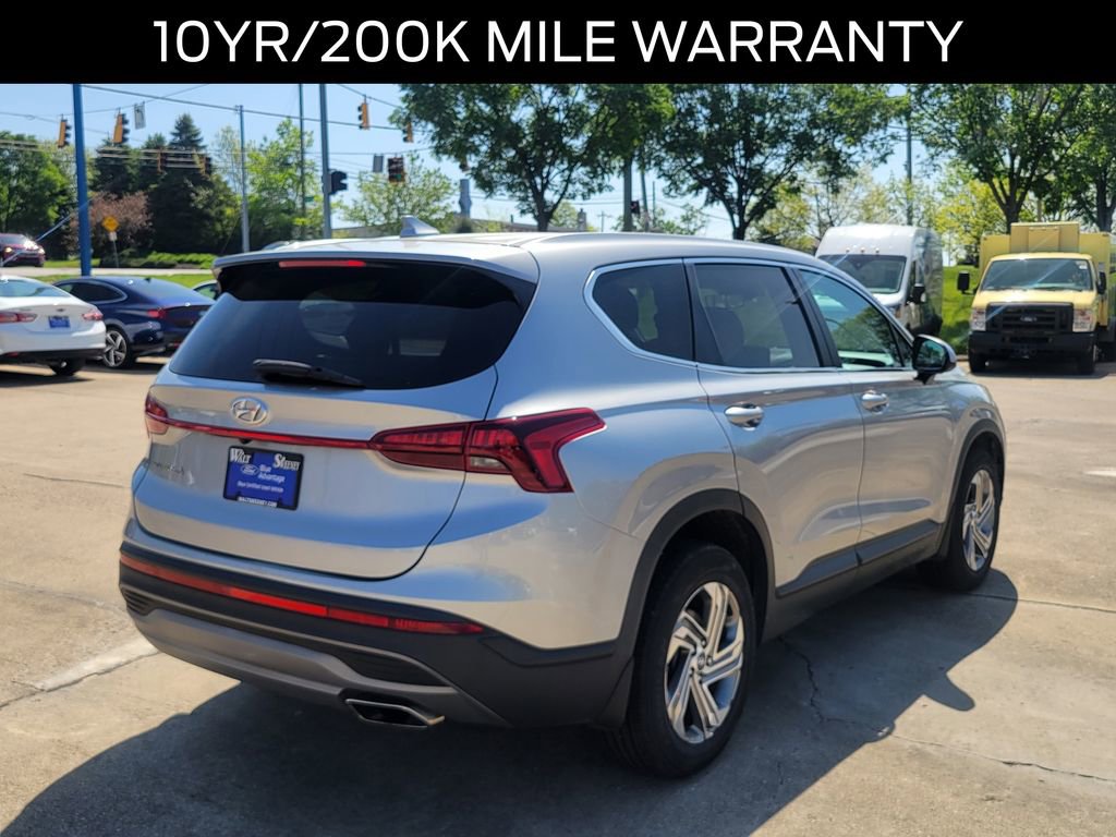 Used 2022 Hyundai Santa Fe SE FWD image 4