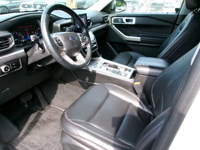 Certified 2022 Ford Explorer XLT w/ Equipment Group 202A AWD/4WD image 10